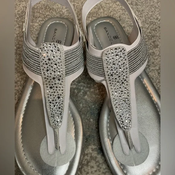 Bandolino Kayte 2 Silver Rhinestone Thong Sandals - Size 6.5 (NIB) - Picture 9 of 12